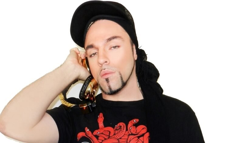  DJ Serving Ovahness