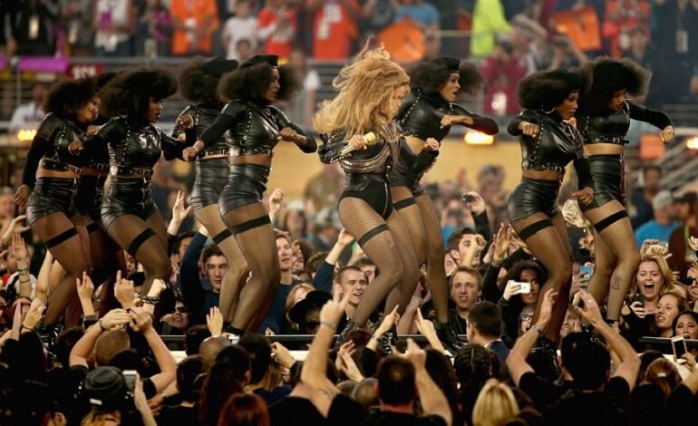  Beyoncé Pays Homage to Black Panthers