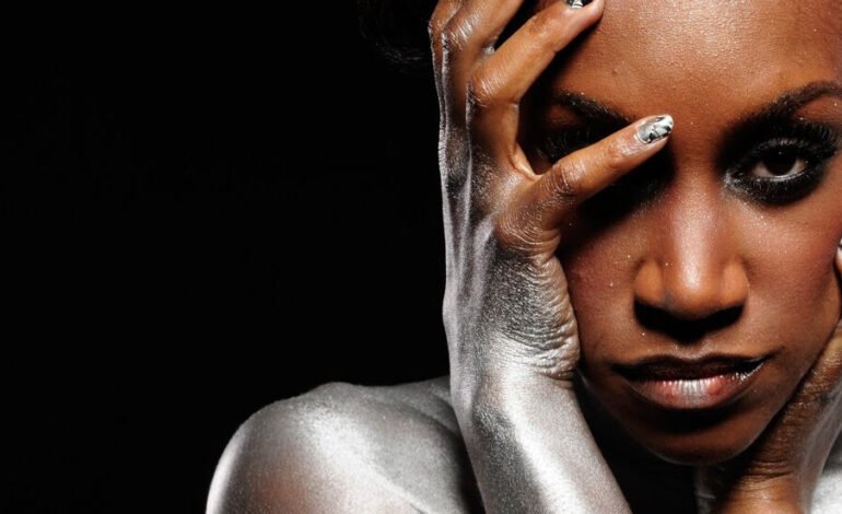  Zhana Roiya Returns to the Dance Floor with ‘U Sexy Mutha U’