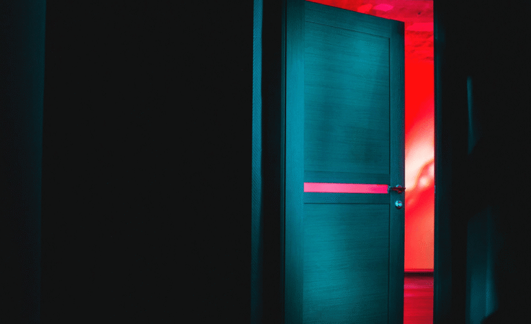  Why You Shouldn’t Invite Him or Her Back to Your Place Too Soon