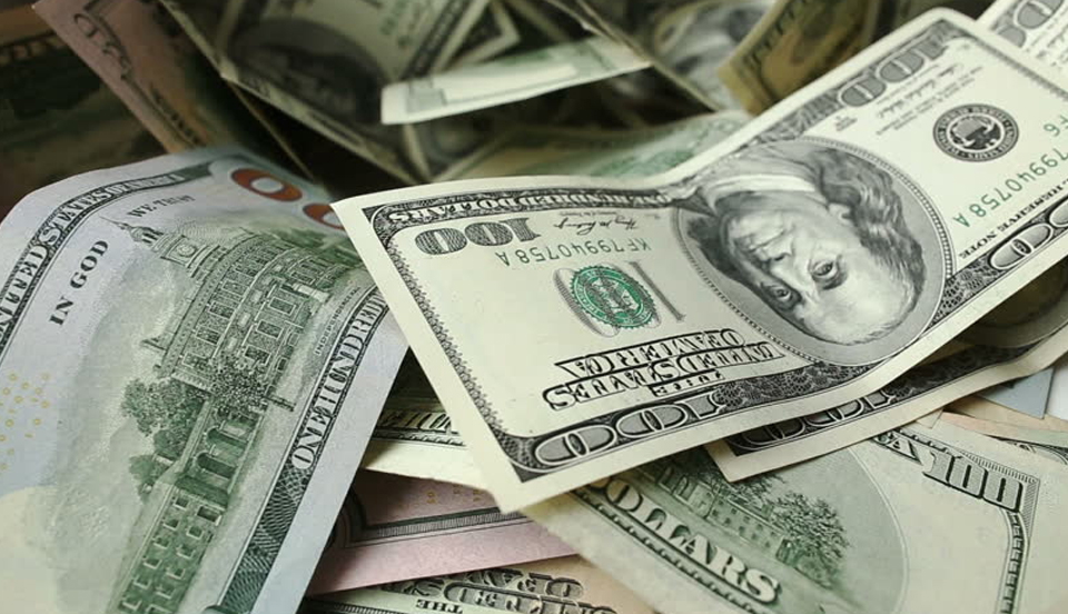 gay-men-dating-love-money-relationships
