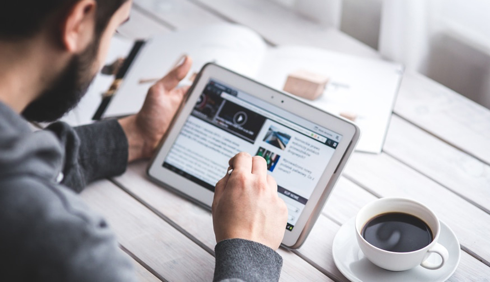 gay-men-text-messaging-culture-technology2